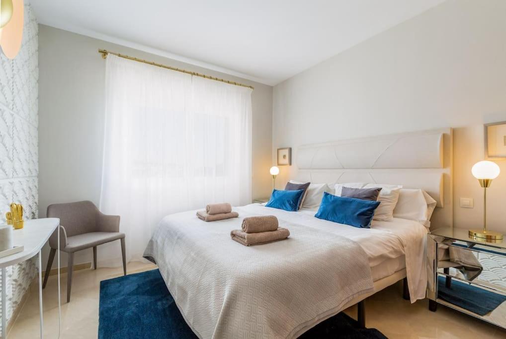 Luxuary Beachside 3Br Apartment ! Estepona Exterior photo